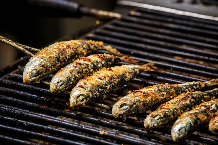 Der Klassiker: Sardinen vom Holzkohlegrill Gegrillte Sardinen