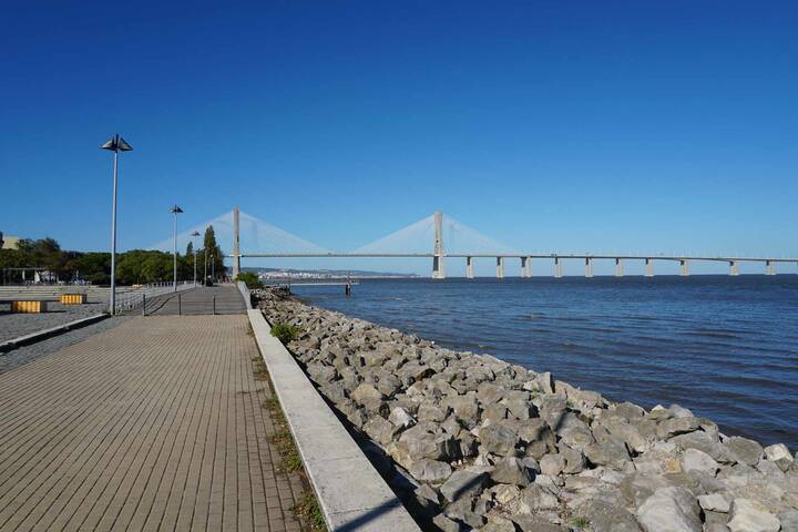 Brücke Vasco da Gama zu Fuß