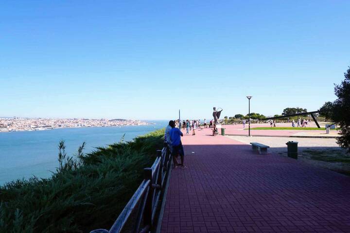 Christusstatue Lissabon Tejo