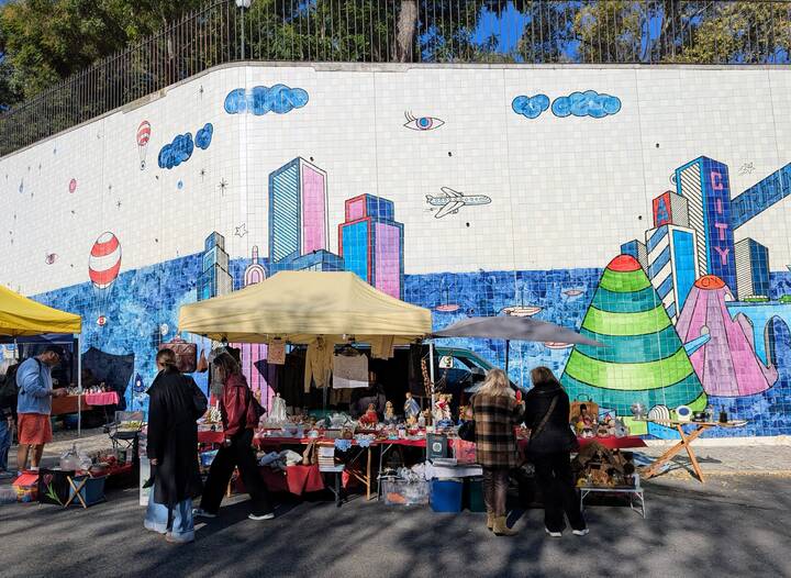 Feira da Ladra Azulejos