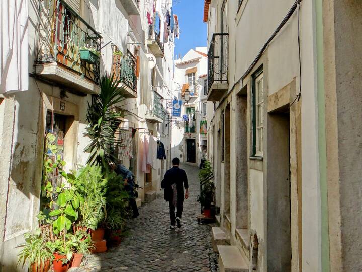Alfama Gasse