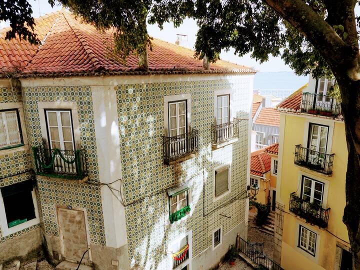 Alfama Azulejos