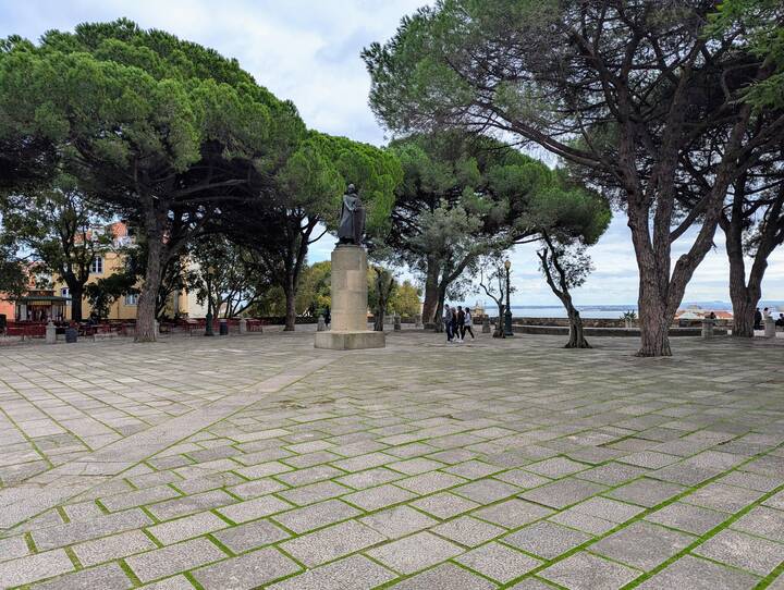 Lissabon Castelo São Jorge Hauptplatz