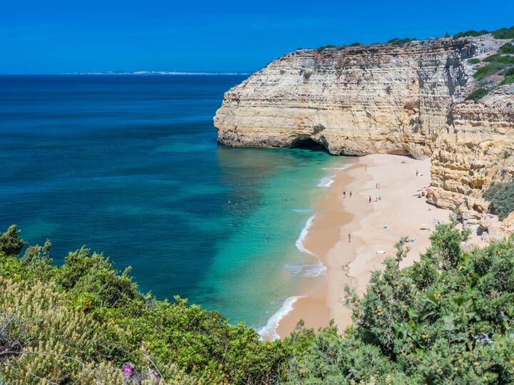 Praia de Vale Centeanes