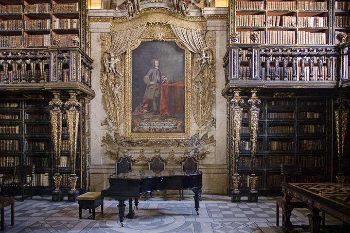 Bibliothek Joanina Coimbra