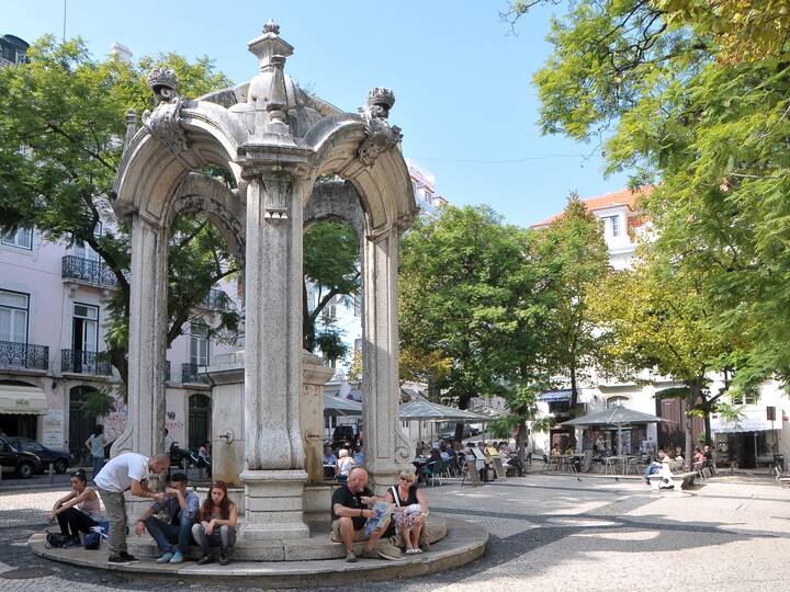 Largo do Carmo Lissabon